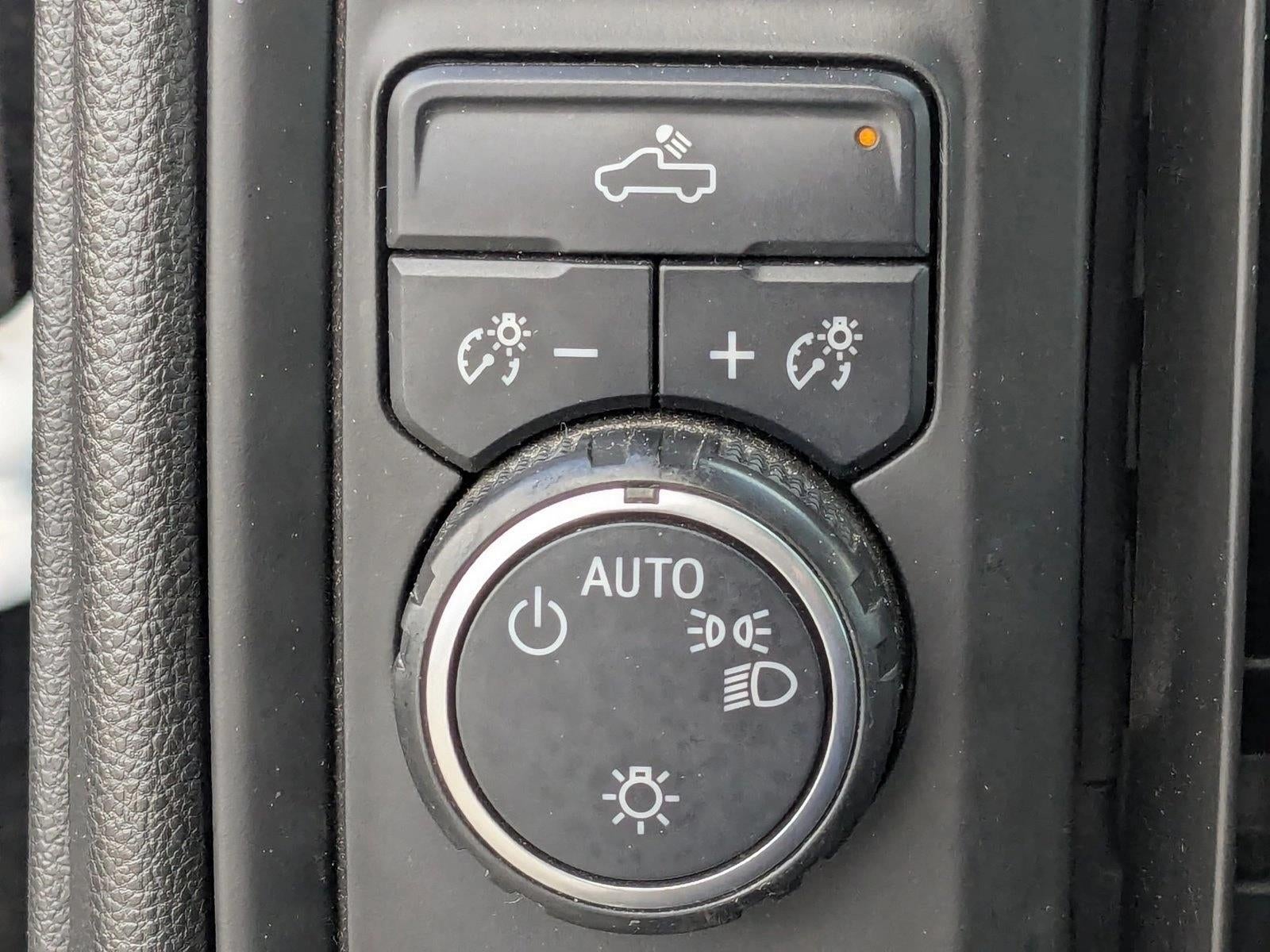 2021 Chevrolet Silverado 1500 Crew Cab Short Box 2-Wheel Drive Custom