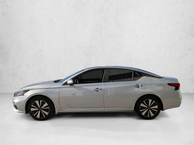 2022 Nissan Altima 2.5 SV Sedan