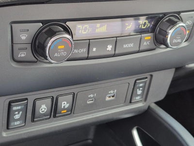 2022 Nissan Frontier Crew Cab 4x2 SV Auto