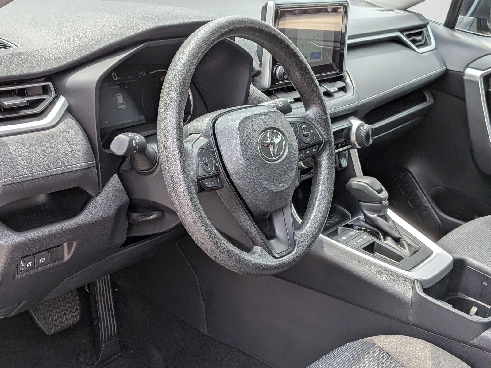 2025 Toyota RAV4 LE FWD (GS)