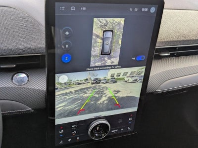 2022 Ford Mustang Mach-E Premium RWD