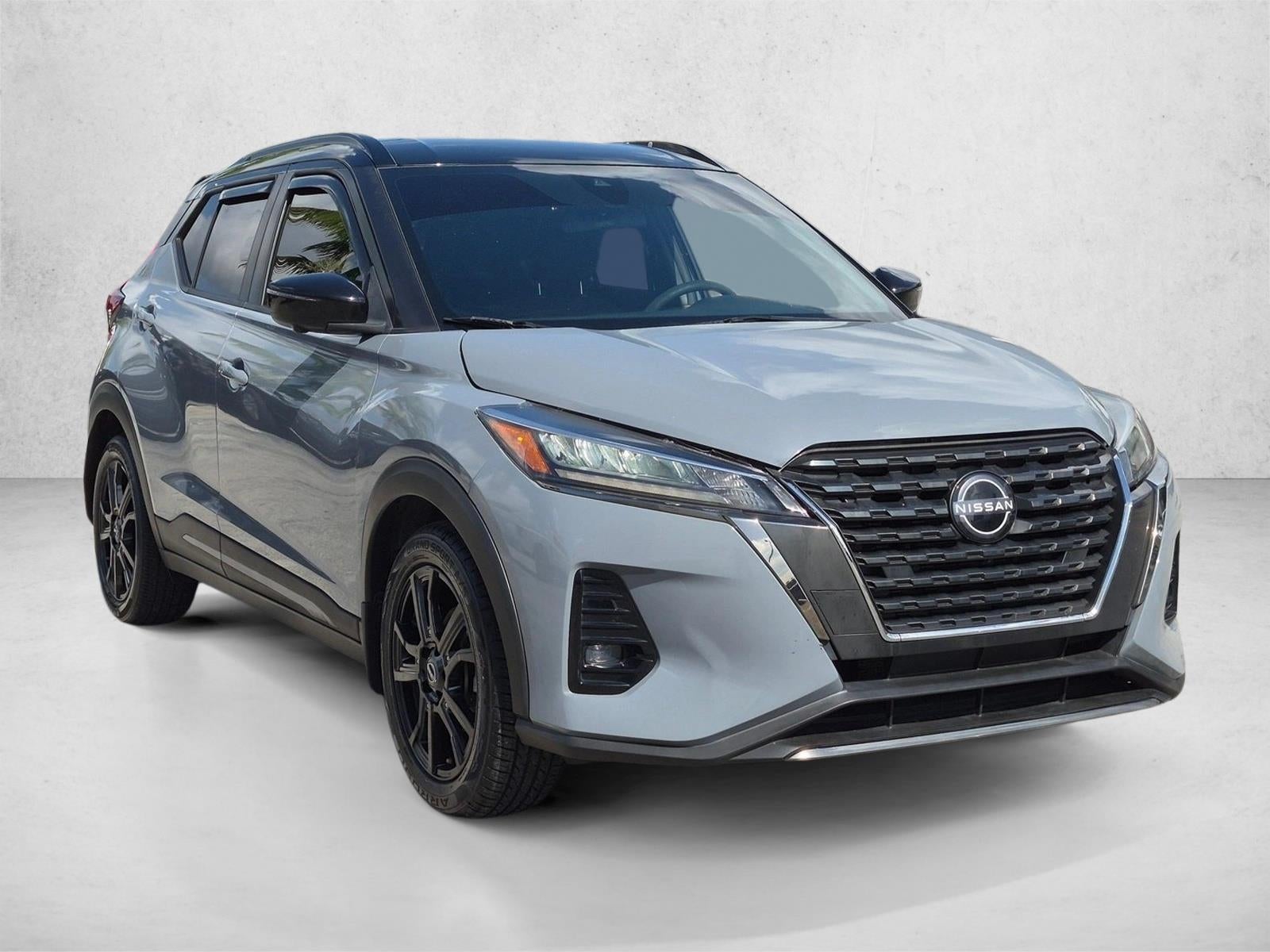 2022 Nissan Kicks SR FWD