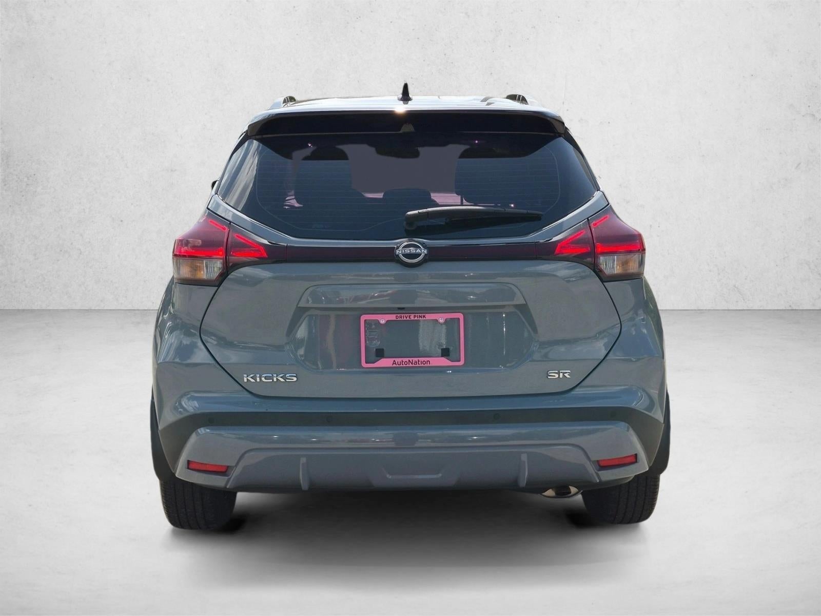2022 Nissan Kicks SR FWD