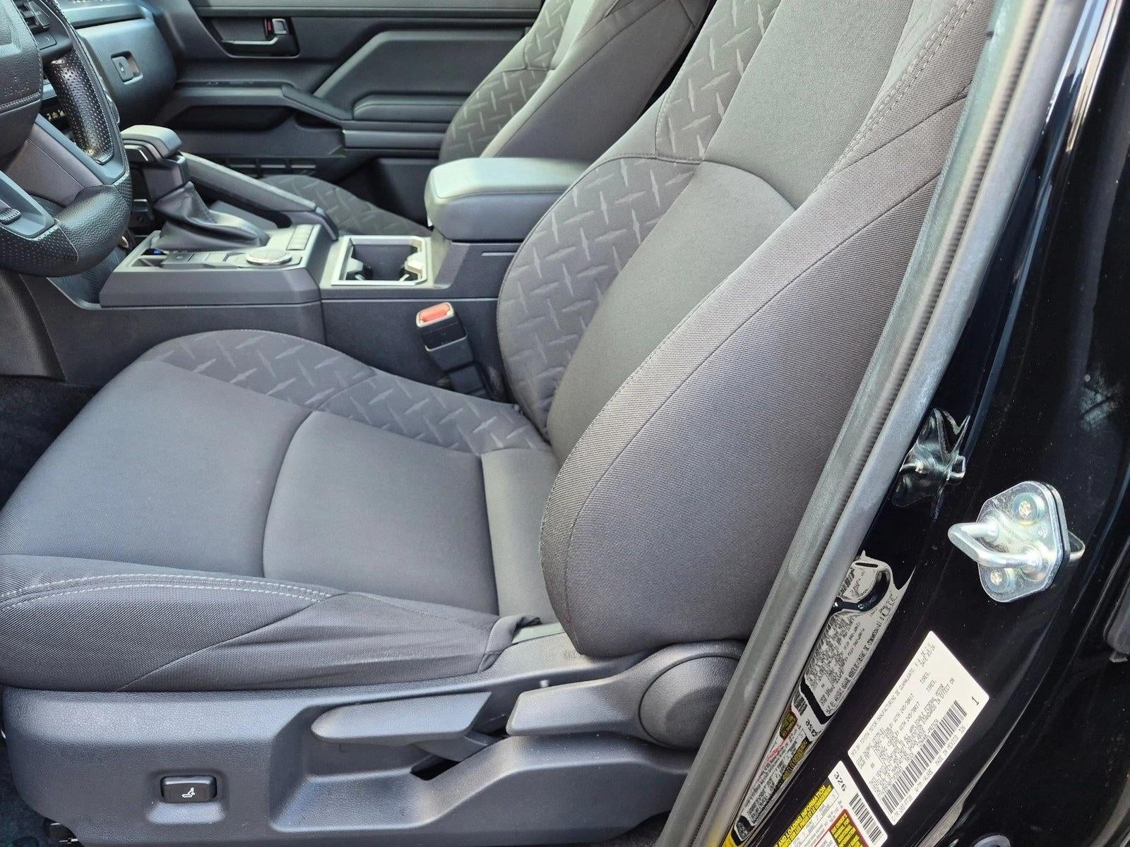 2026 Toyota Tacoma 2WD 2WD SR5 Double Cab 5' Bed AT (SE)