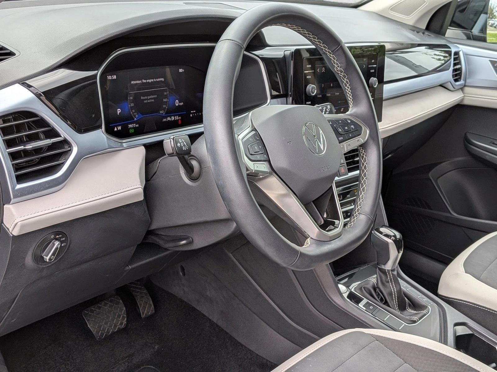 2025 Volkswagen Taos SE FWD