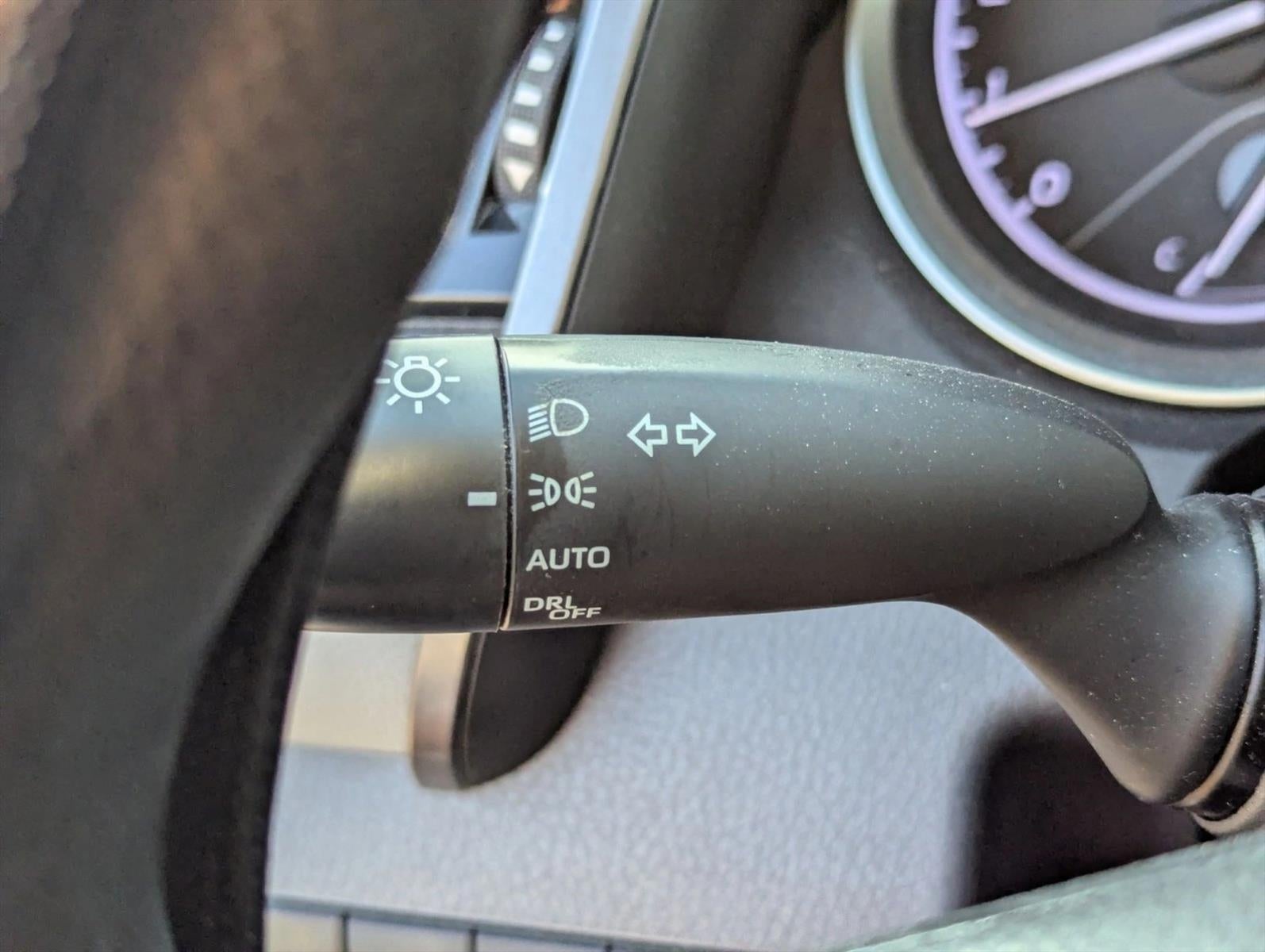 2023 Toyota Camry LE Auto (SE)