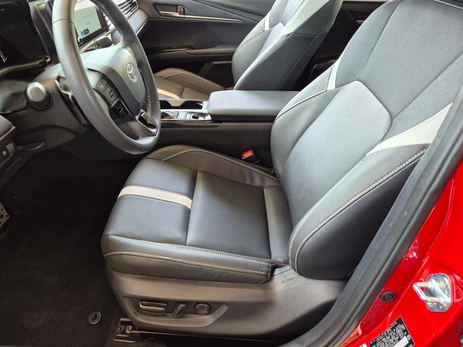 2025 Toyota Camry SE (SE)