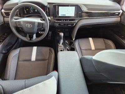 2025 Toyota Camry SE (SE)