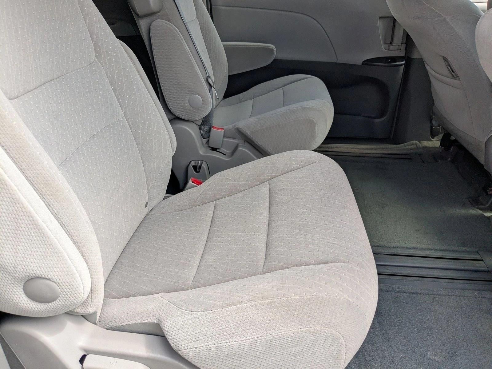 2017 Toyota Sienna LE FWD 8-Passenger (Natl)