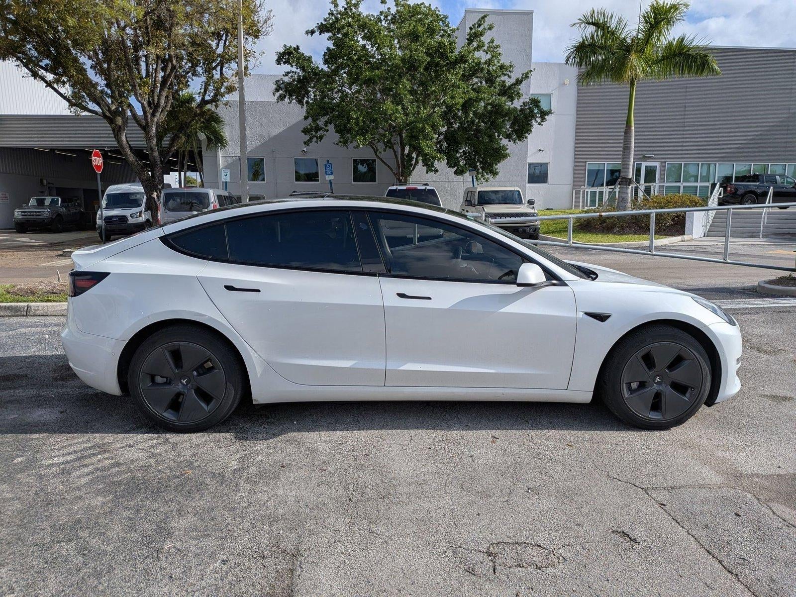 2022 Tesla Model 3 RWD