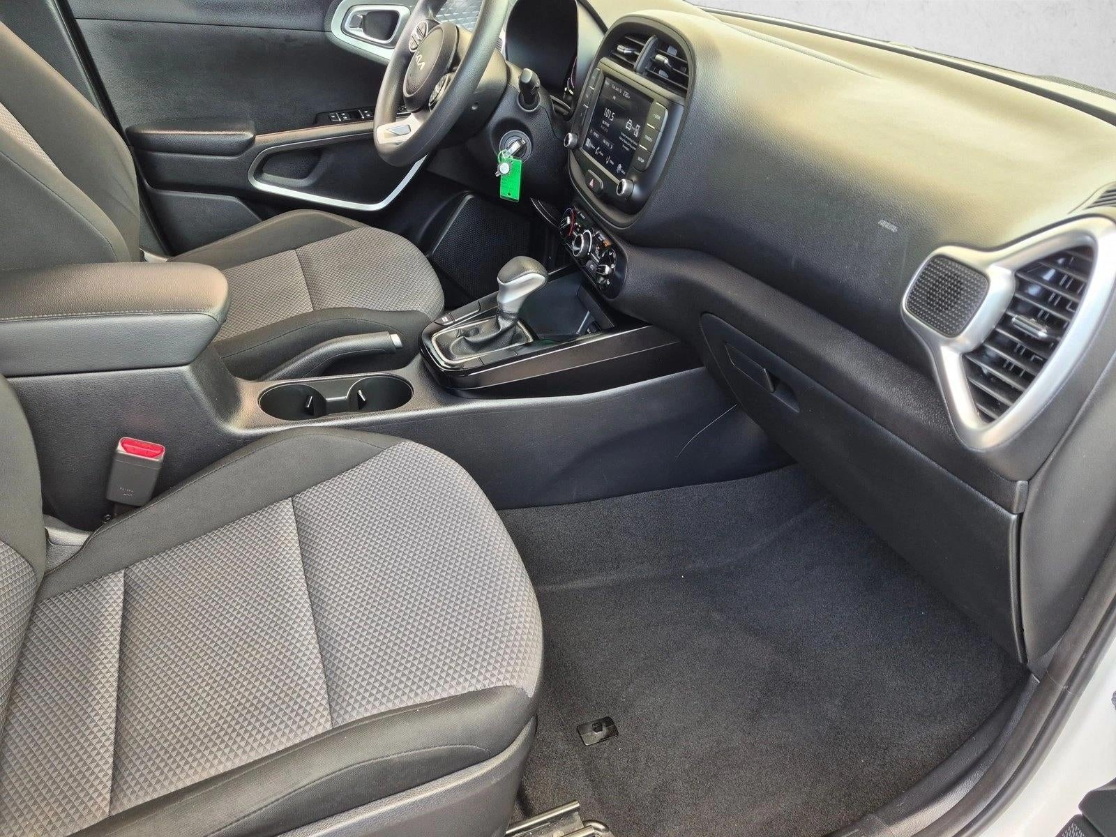 2023 Kia Soul LX IVT