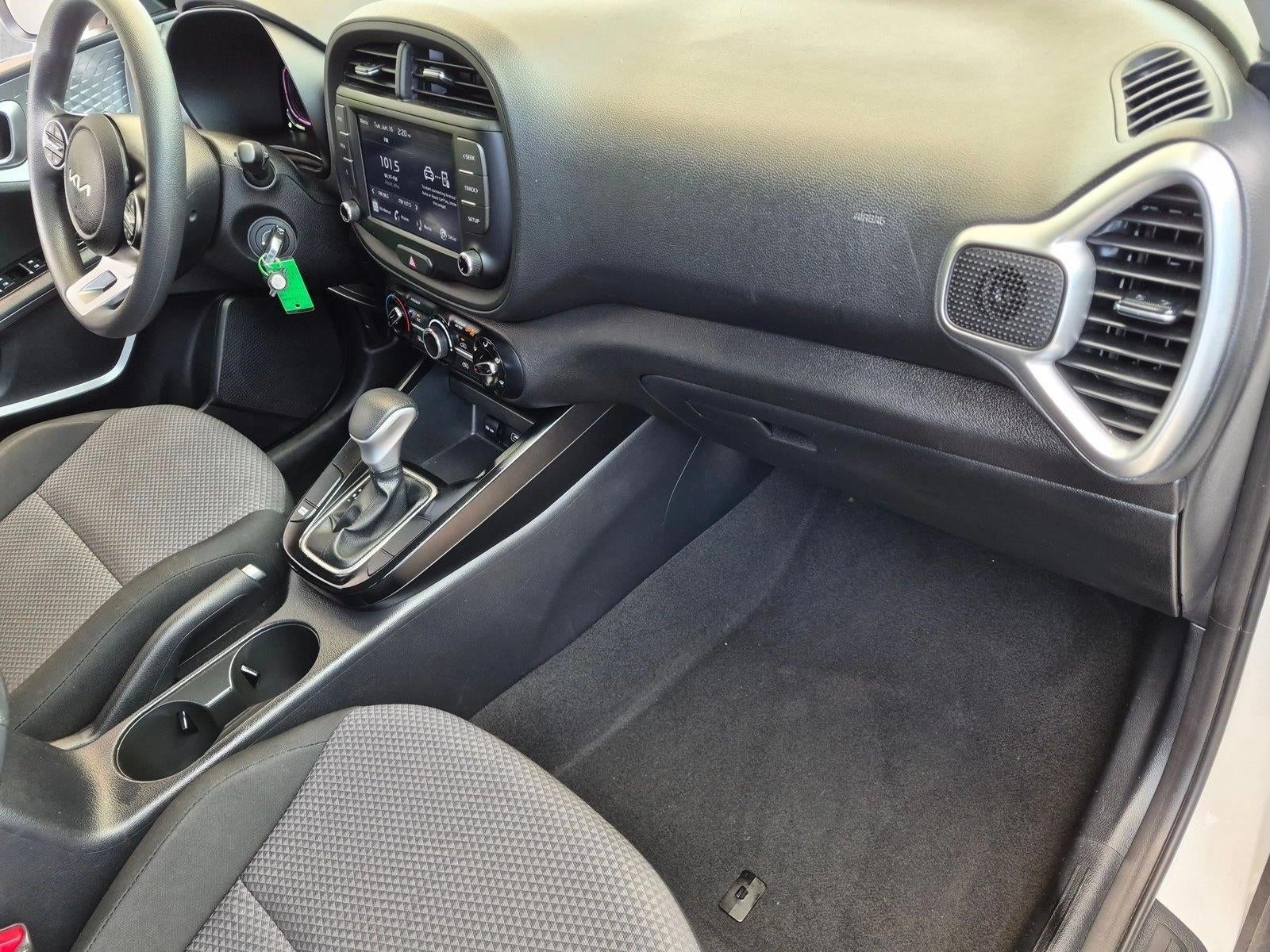 2023 Kia Soul LX IVT