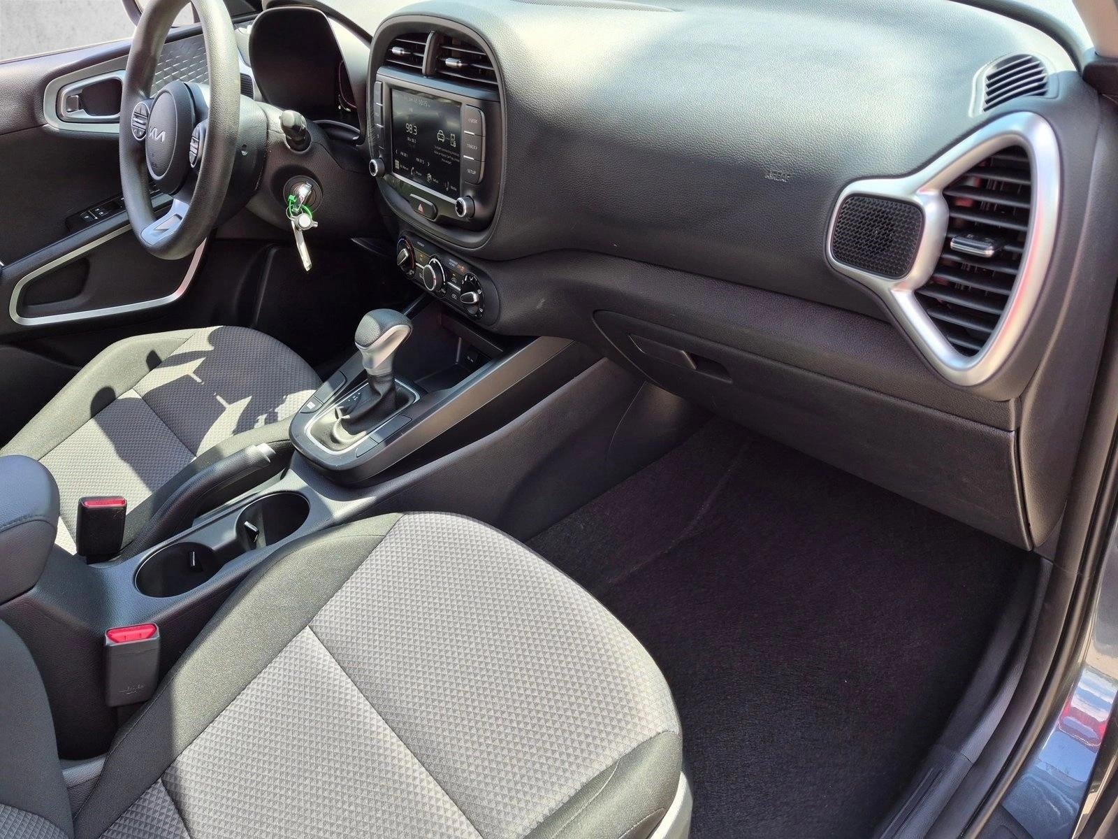 2024 Kia Soul LX IVT