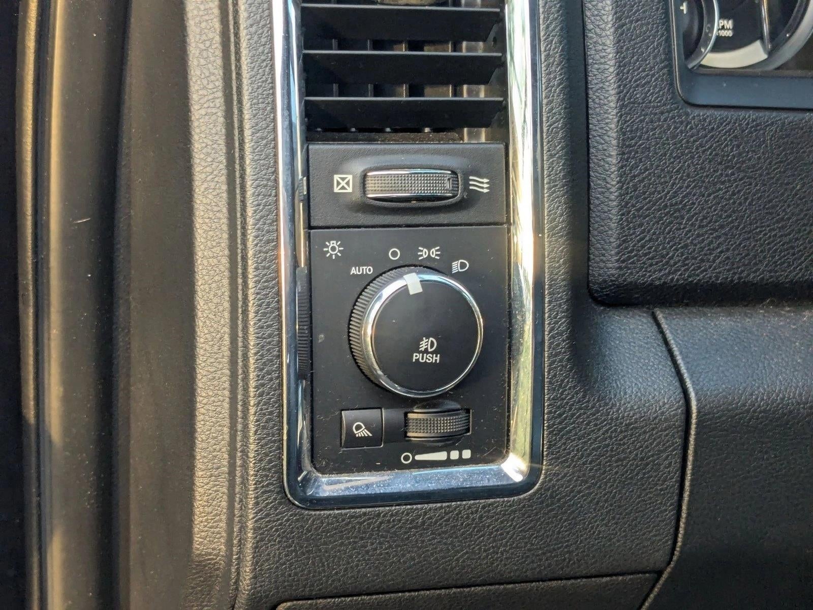 2016 RAM 1500 4WD Crew Cab 5.7 Ft Box Laramie