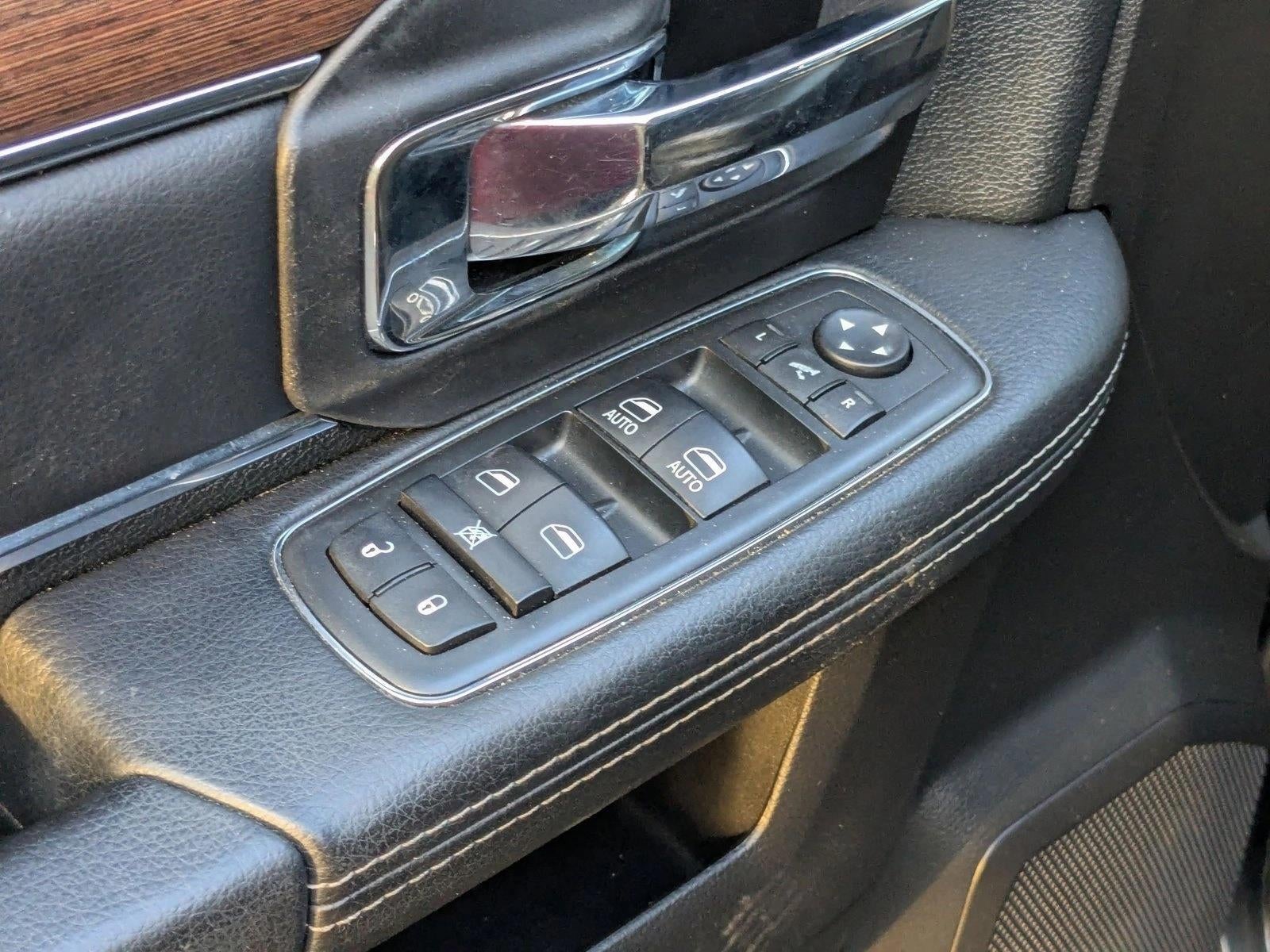 2016 RAM 1500 4WD Crew Cab 5.7 Ft Box Laramie