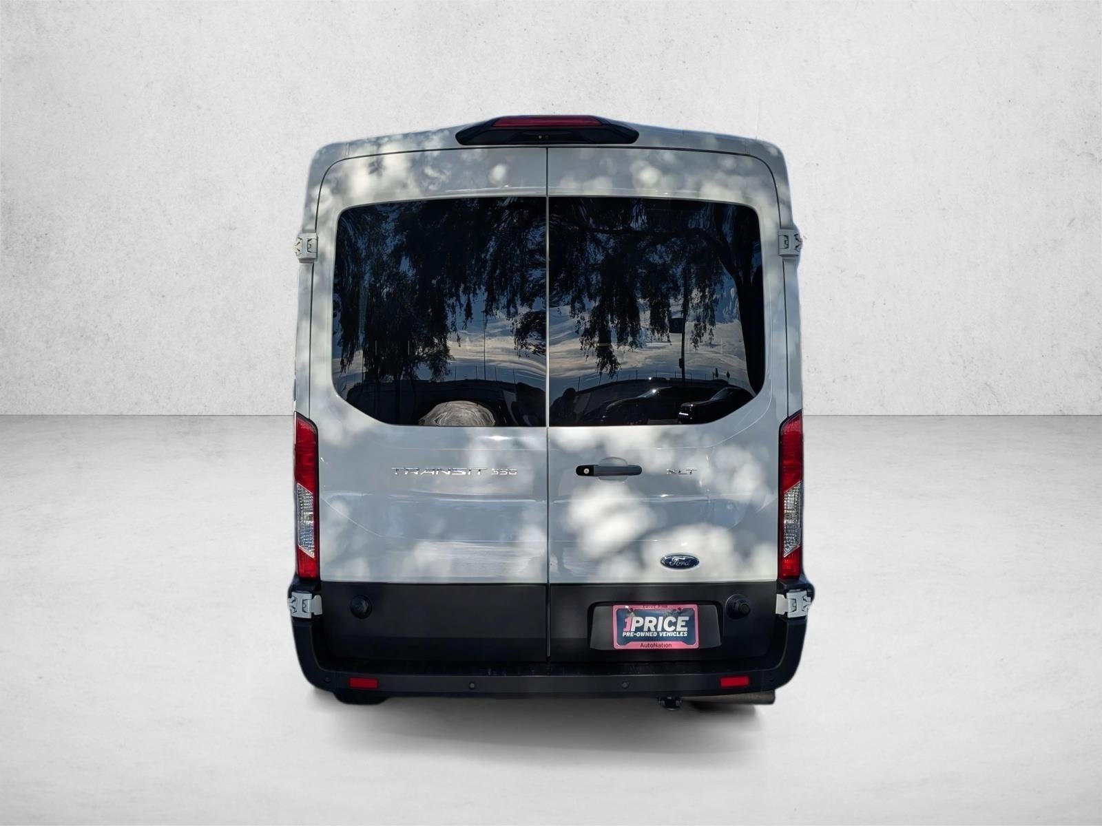 2024 Ford Transit Passenger Wagon T-350 148" Med Roof XLT RWD