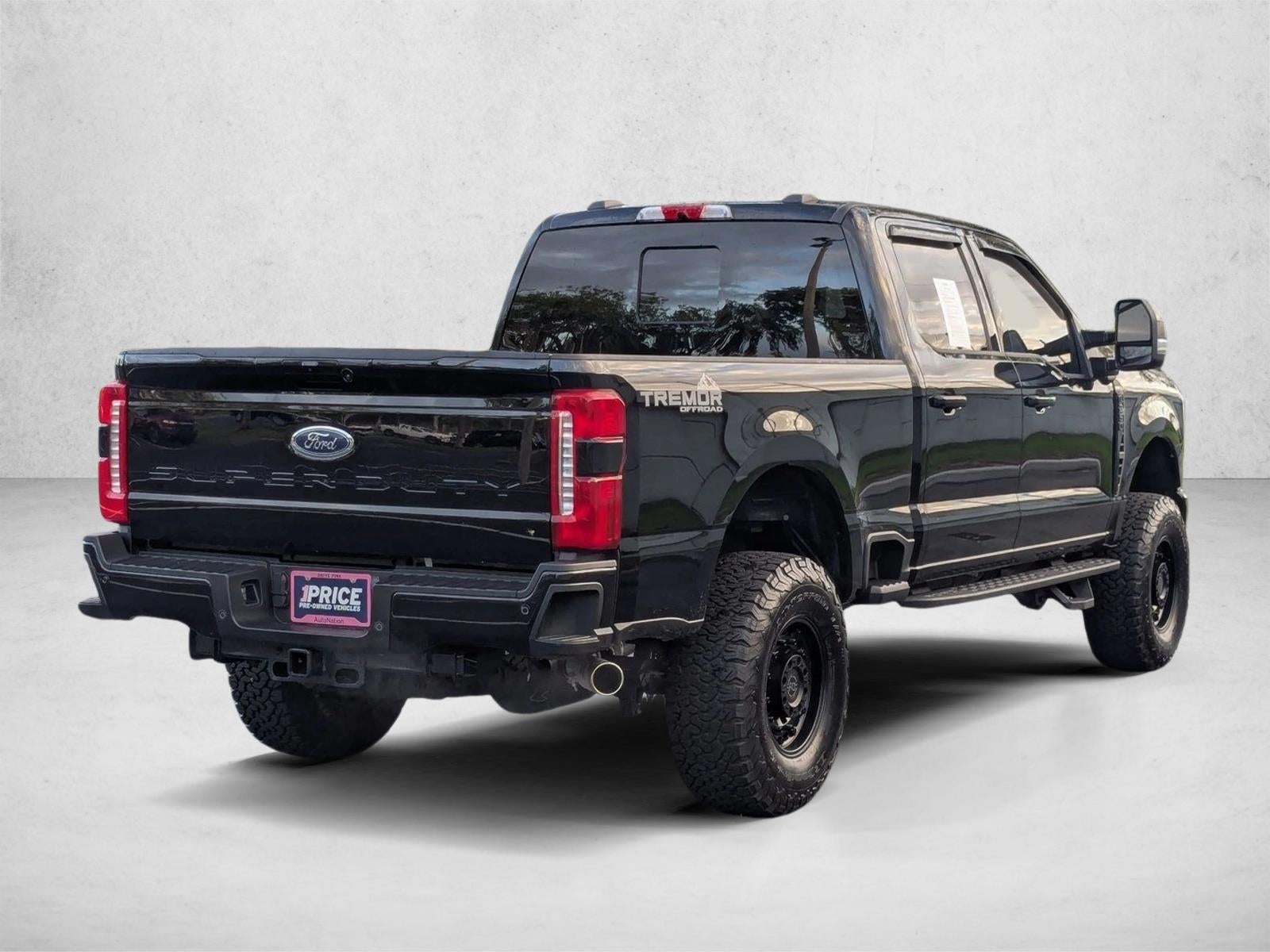 2024 Ford Super Duty F-250 SRW LARIAT 4WD Crew Cab 6.75' Box