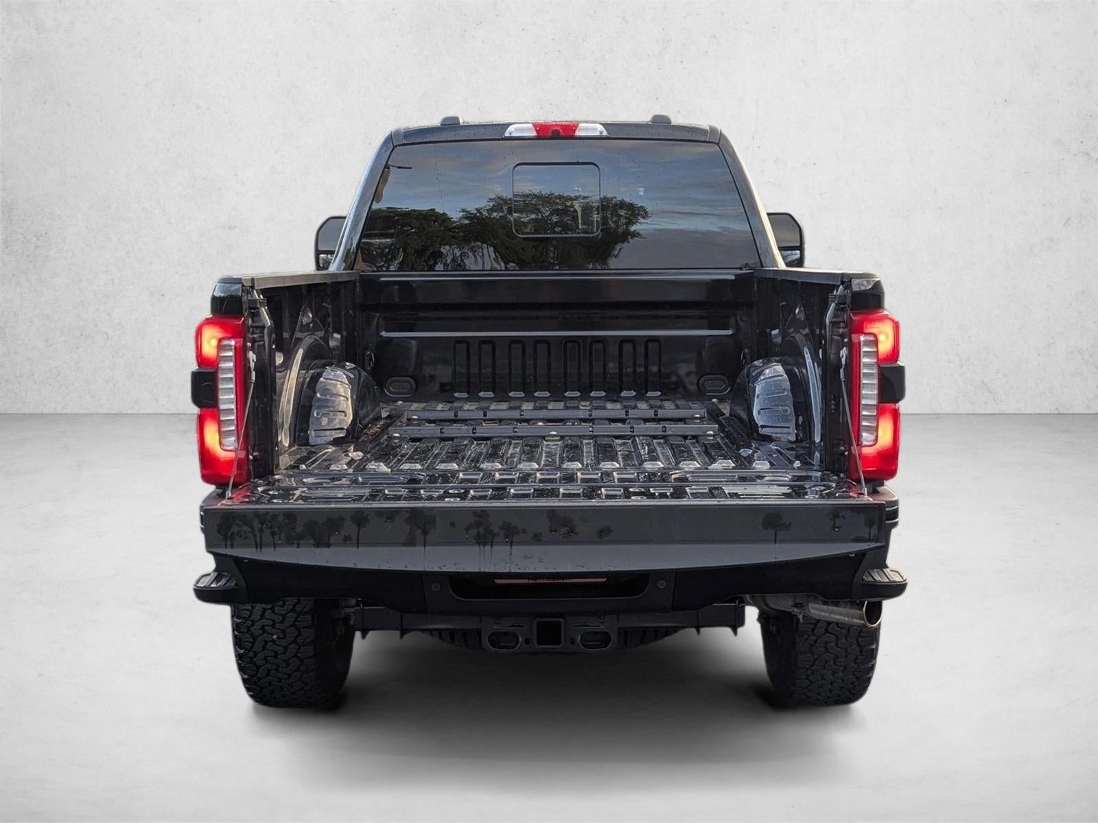 2024 Ford Super Duty F-250 SRW LARIAT 4WD Crew Cab 6.75' Box