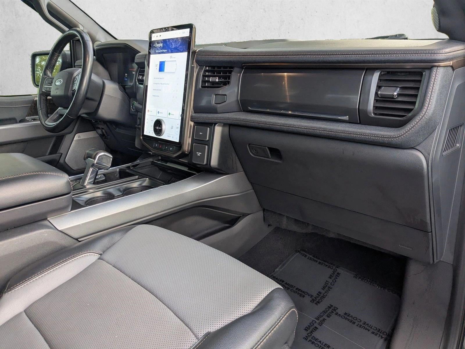 2023 Ford F-150 Lightning LARIAT 4WD SuperCrew 5.5' Box