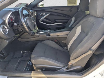 2019 Chevrolet Camaro 2dr Convertible 1LT