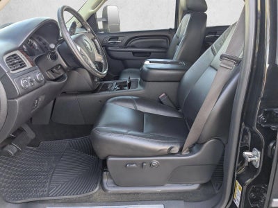 2013 GMC Sierra 3500HD Crew Cab Long Box 4-Wheel Drive Denali