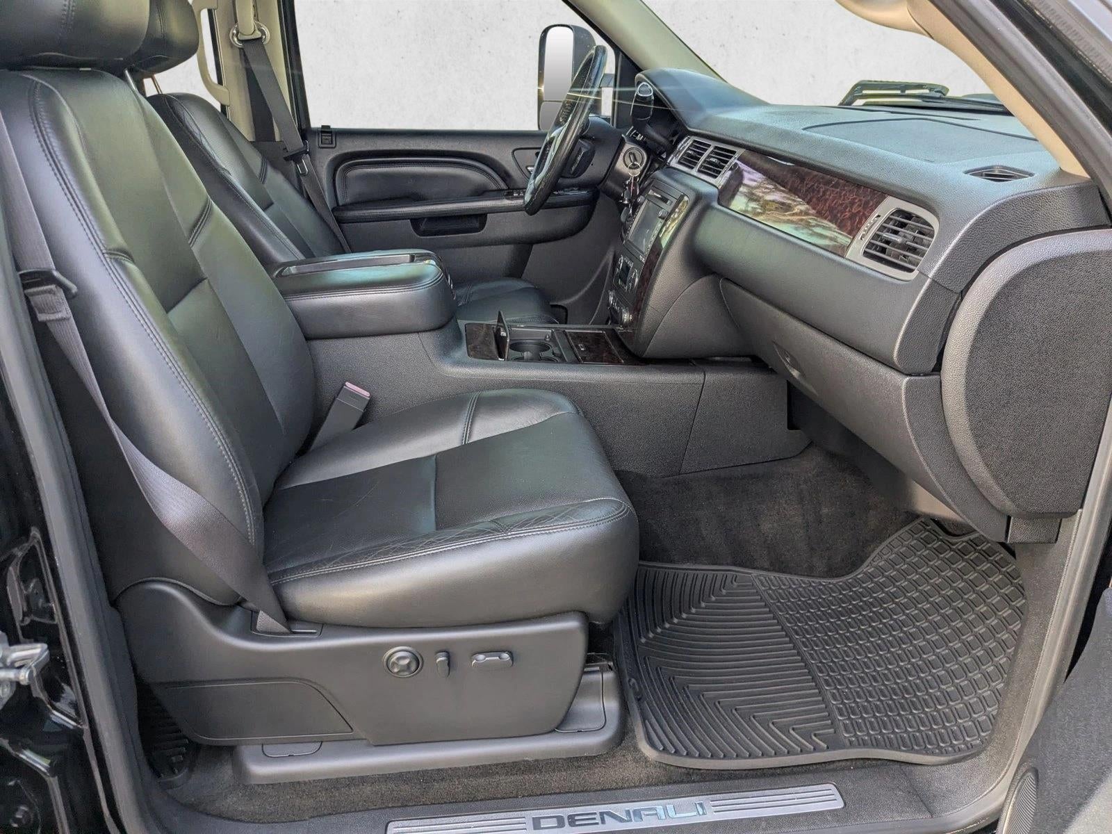 2013 GMC Sierra 3500HD Crew Cab Long Box 4-Wheel Drive Denali