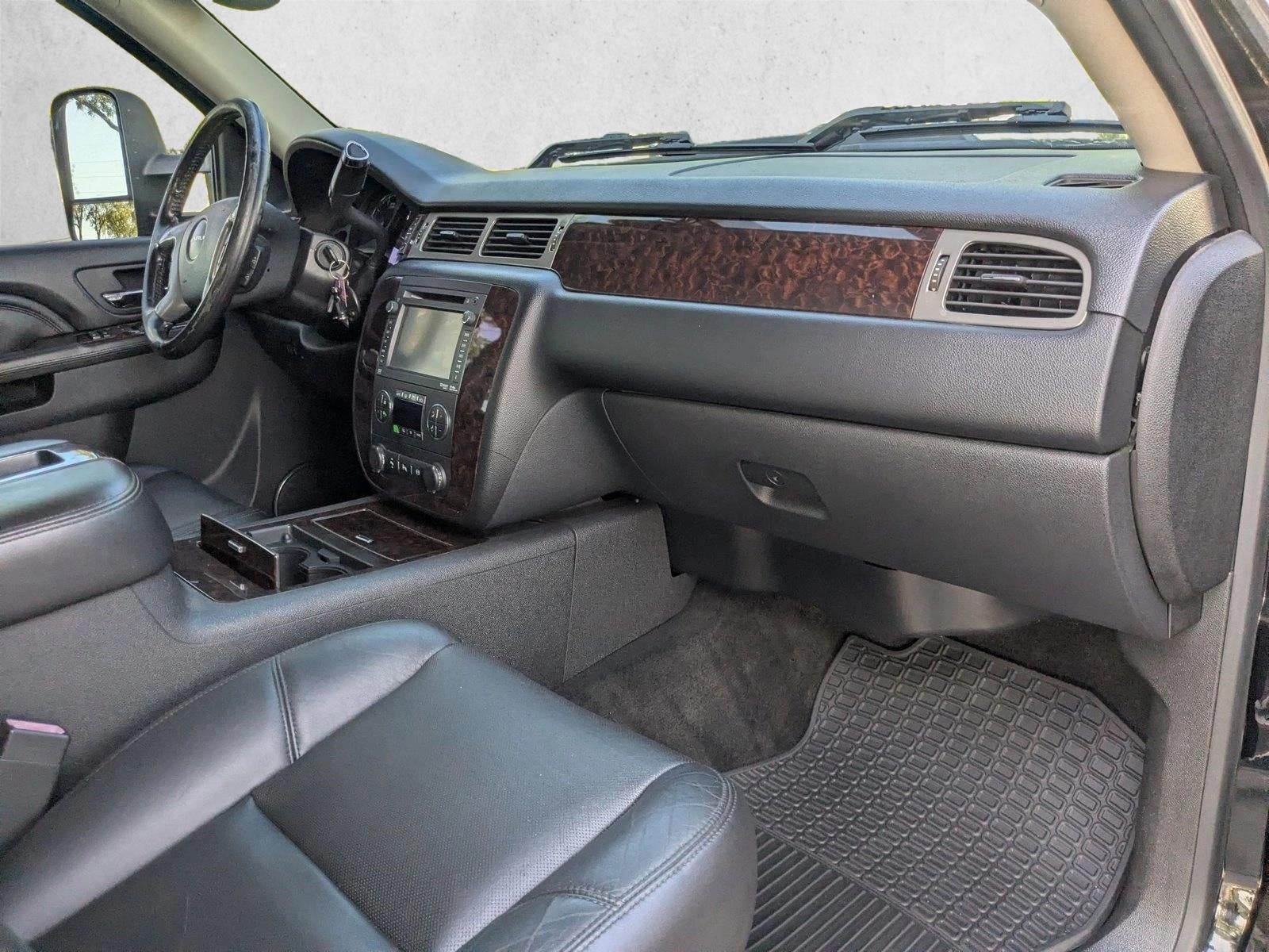 2013 GMC Sierra 3500HD Crew Cab Long Box 4-Wheel Drive Denali