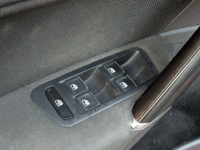 2017 Volkswagen Golf GTI 2.0T 4-Door Sport DSG