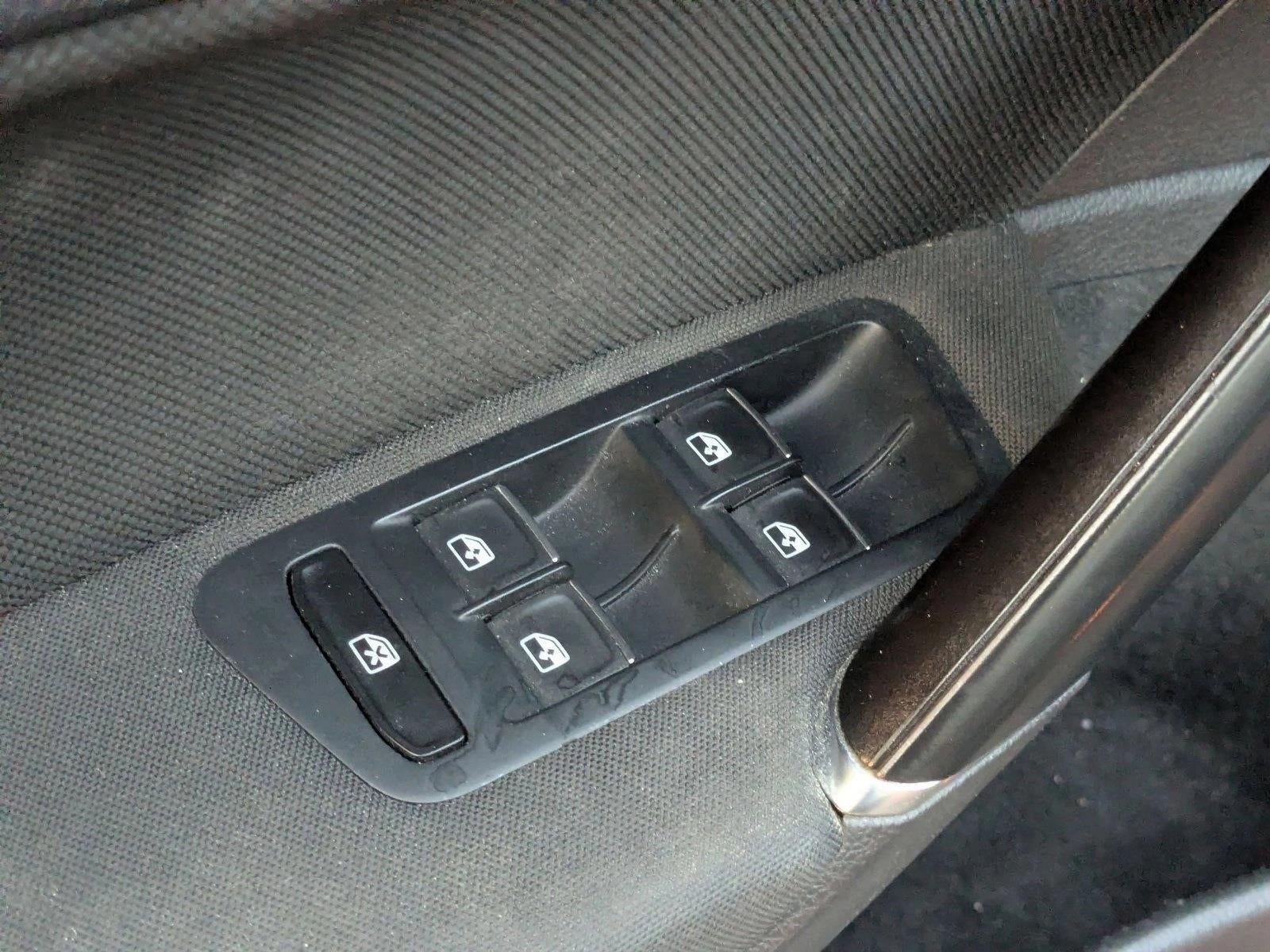 2017 Volkswagen Golf GTI 2.0T 4-Door Sport DSG