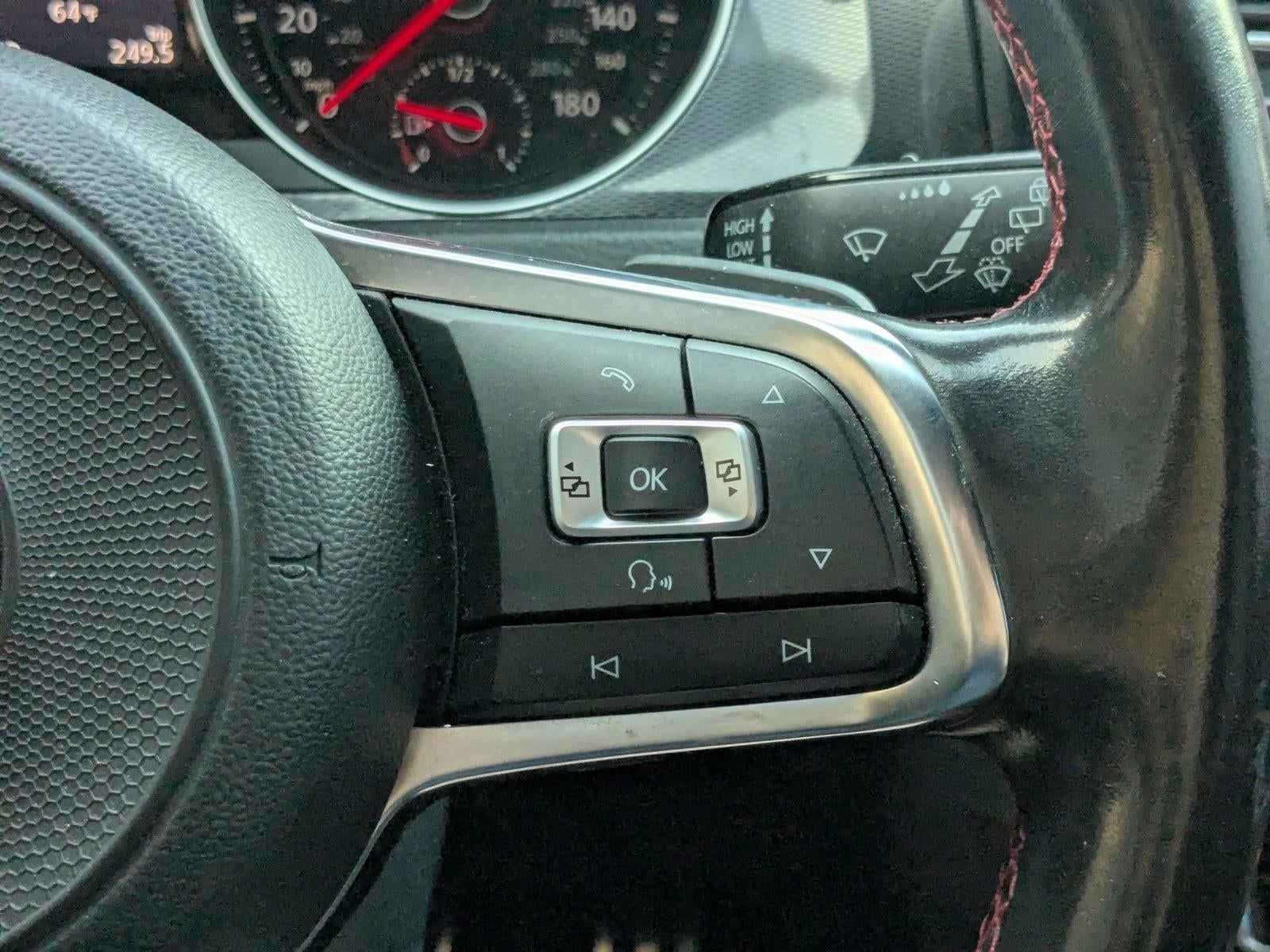 2017 Volkswagen Golf GTI 2.0T 4-Door Sport DSG