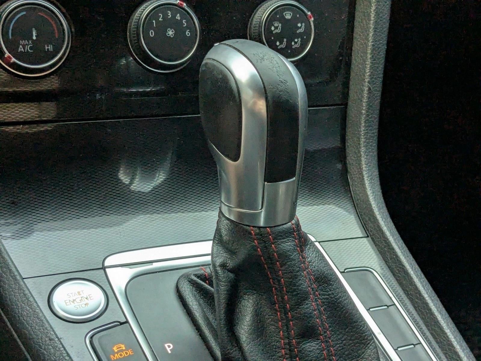 2017 Volkswagen Golf GTI 2.0T 4-Door Sport DSG