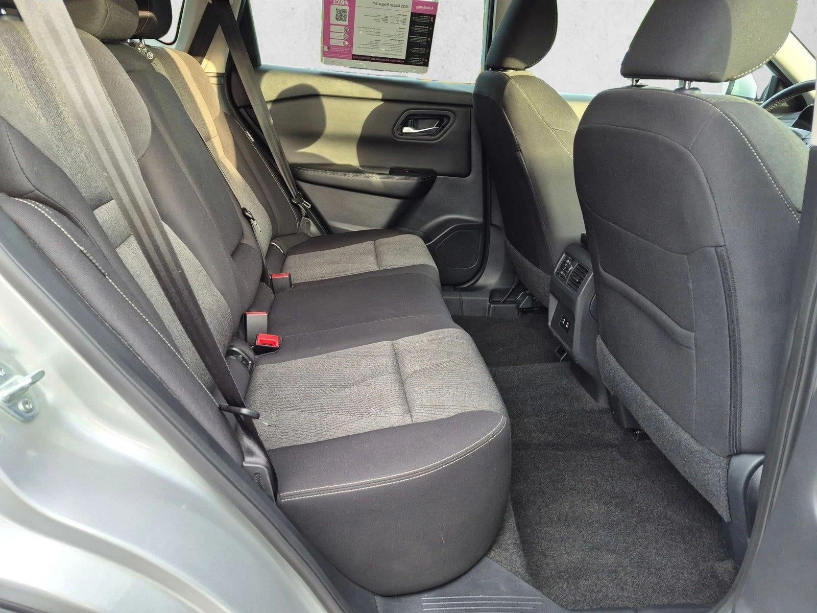 2025 Nissan Rogue FWD SV