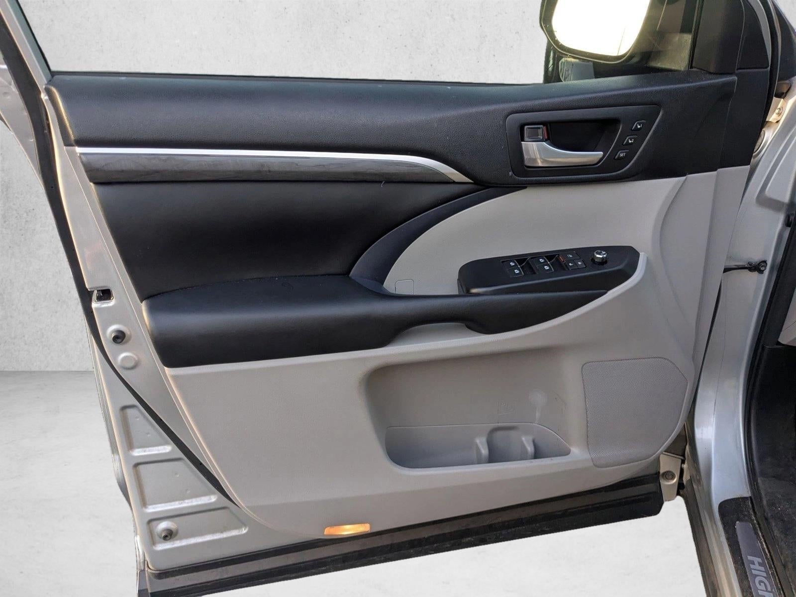 2018 Toyota Highlander Limited Platinum V6 AWD (Natl)