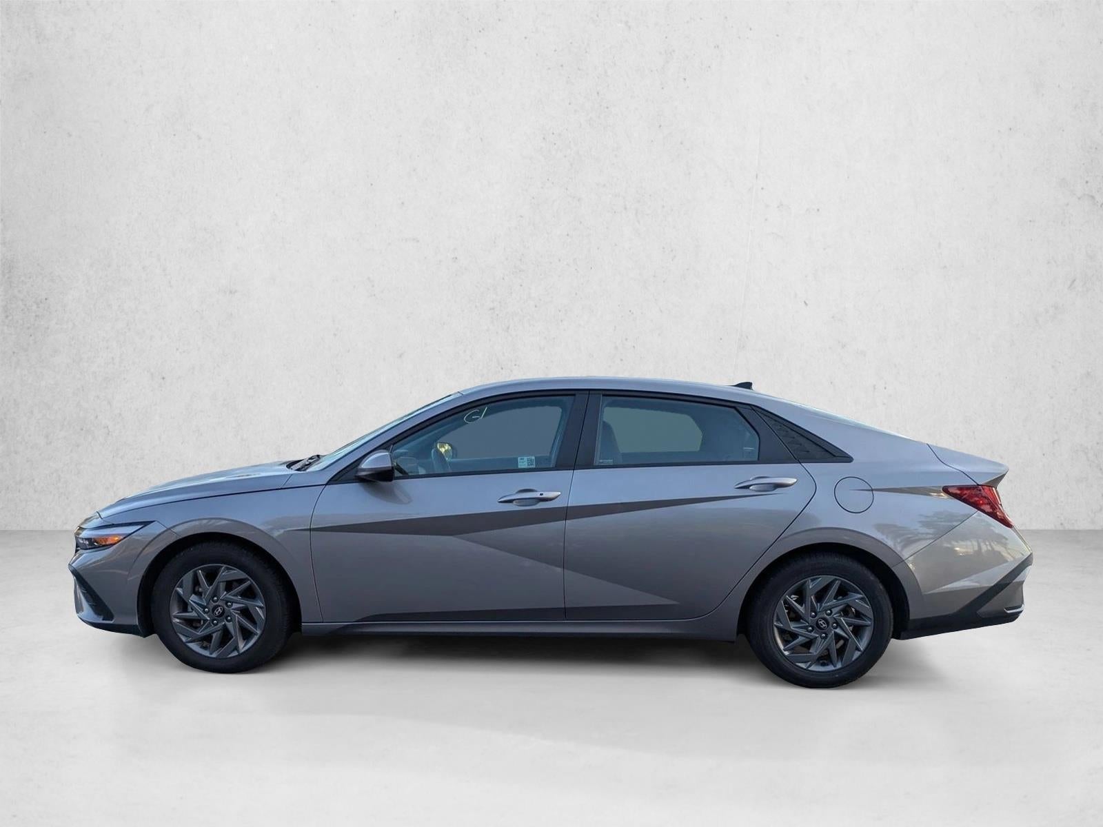 2024 Hyundai ELANTRA SEL IVT