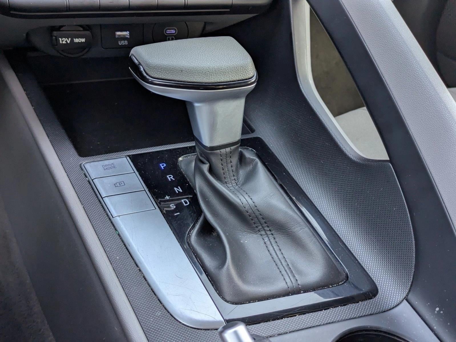 2024 Hyundai ELANTRA SEL IVT