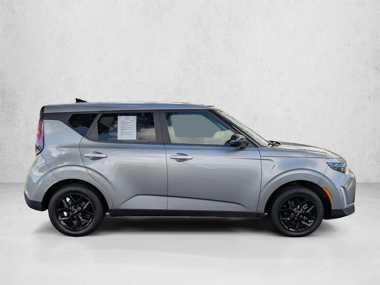 2024 Kia Soul LX IVT