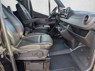 2022 Mercedes-Benz Sprinter Passenger Van 2500 High Roof V6 170" RWD