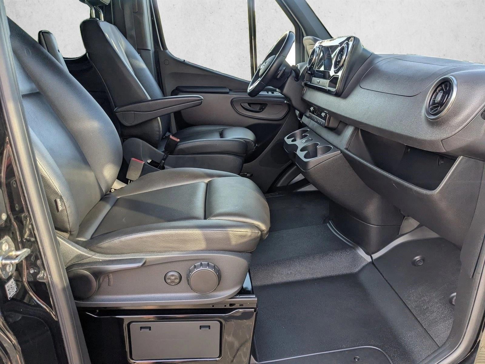 2022 Mercedes-Benz Sprinter Passenger Van 2500 High Roof V6 170" RWD