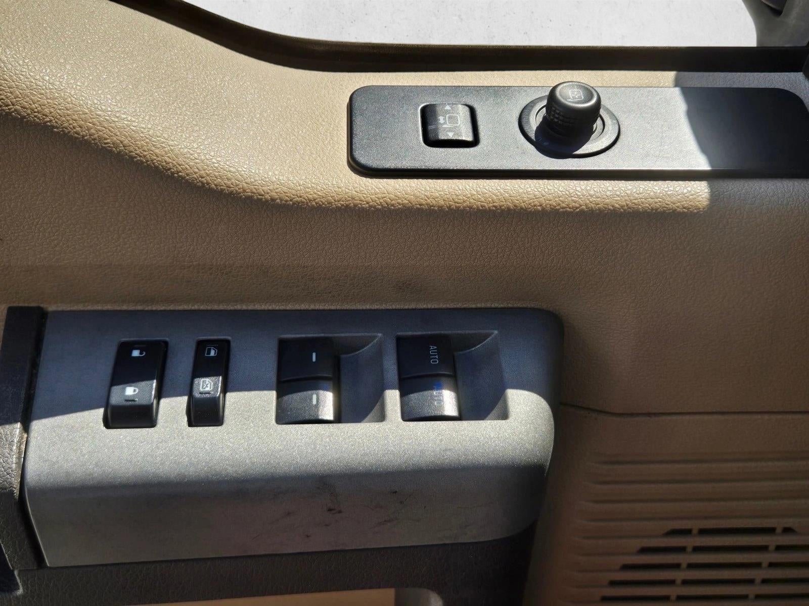 2014 Ford Super Duty F-350 SRW 2WD Crew Cab 6-3/4 Ft Box Lariat