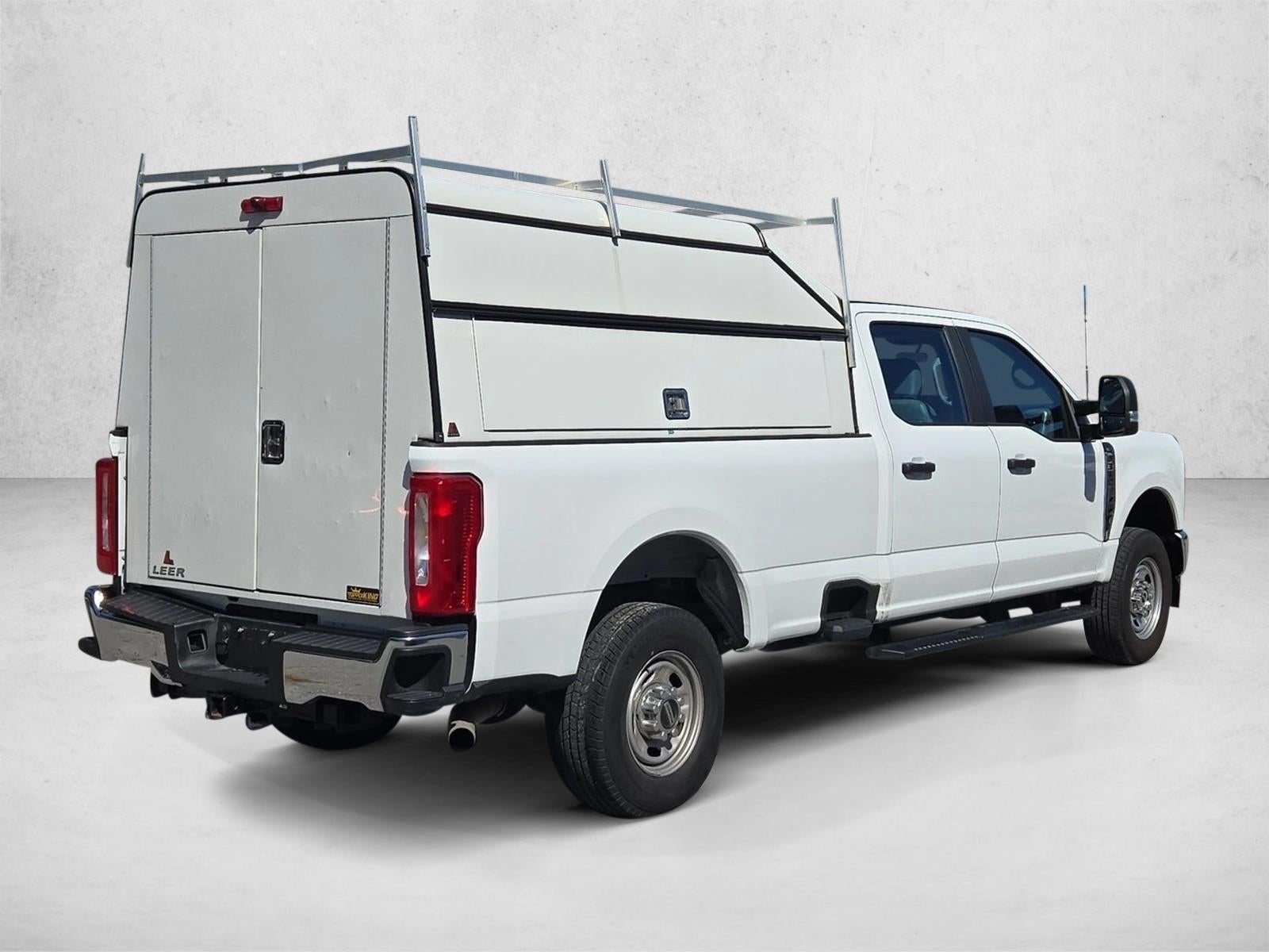 2023 Ford Super Duty F-350 SRW XL 4WD Crew Cab 6.75' Box