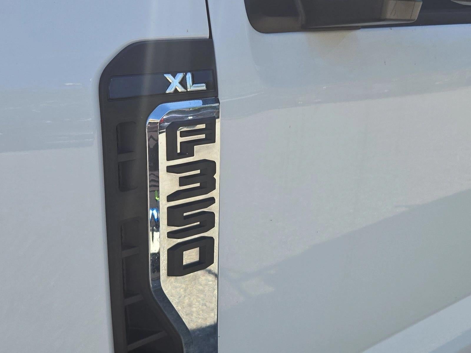 2023 Ford Super Duty F-350 SRW XL 4WD Crew Cab 6.75' Box