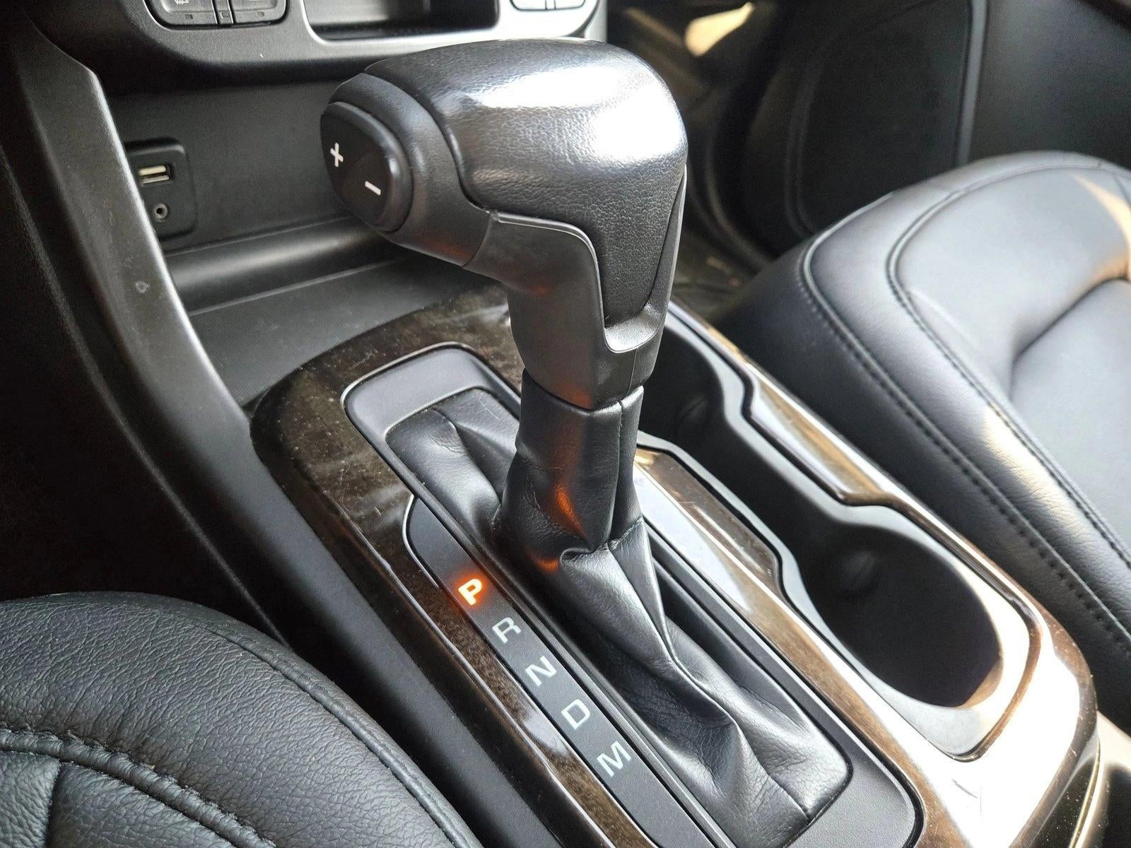 2016 GMC Canyon Crew Cab Short Box 2-Wheel Drive SLT