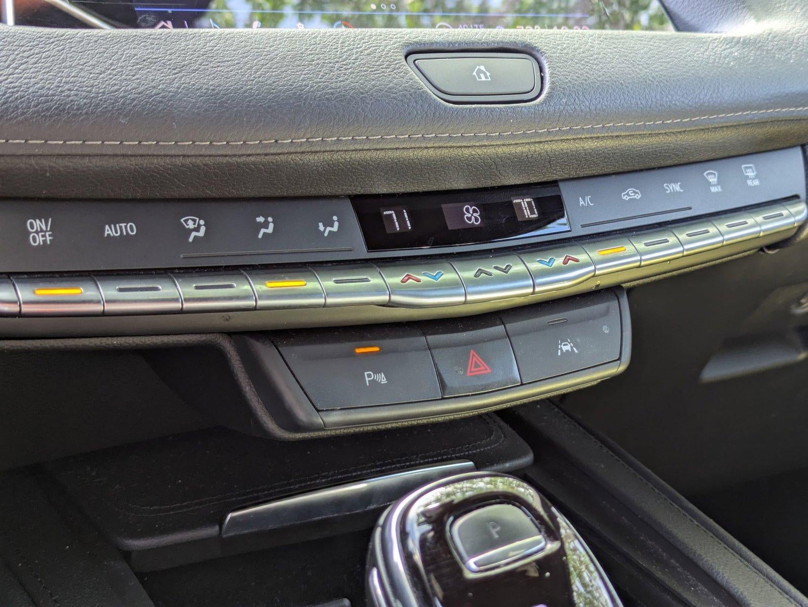 2023 Cadillac XT4 FWD 4dr Premium Luxury