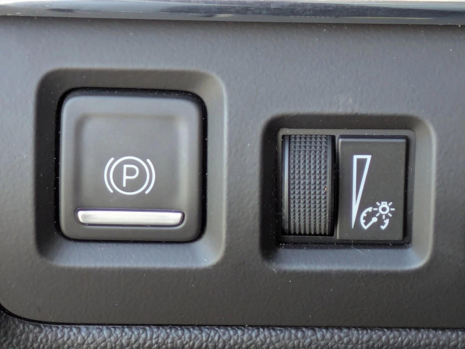 2023 Cadillac XT4 FWD 4dr Premium Luxury