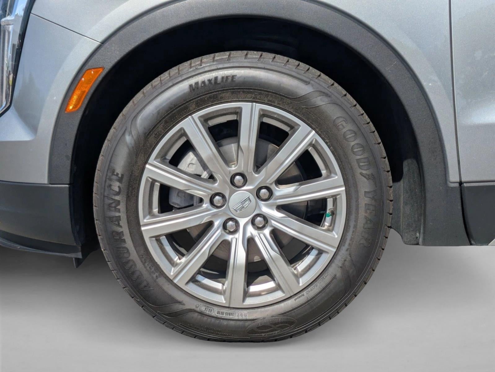 2023 Cadillac XT4 FWD 4dr Premium Luxury