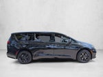 2022 Chrysler Pacifica Hybrid Limited FWD