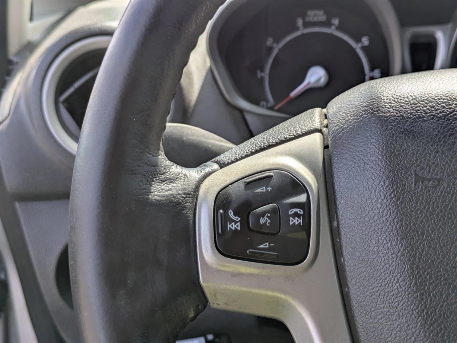 2013 Ford Fiesta 4dr Sdn SE