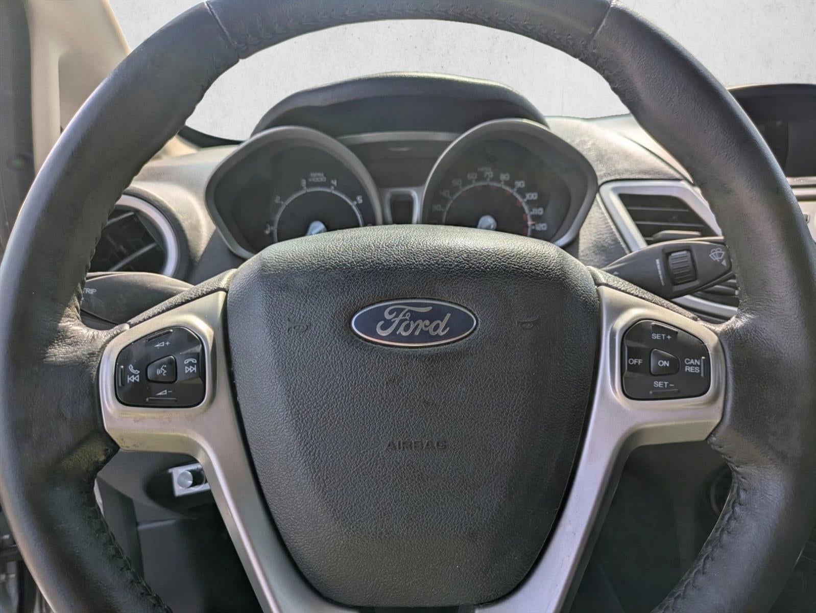 2013 Ford Fiesta 4dr Sdn SE