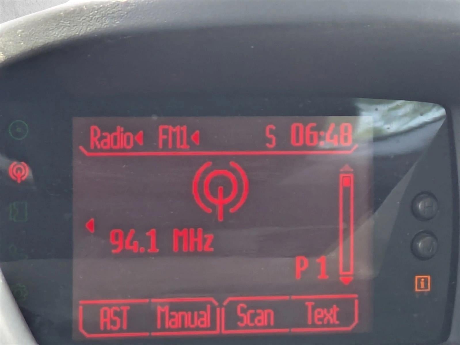 2013 Ford Fiesta 4dr Sdn SE