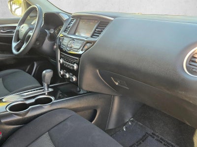 2018 Nissan Pathfinder FWD SV